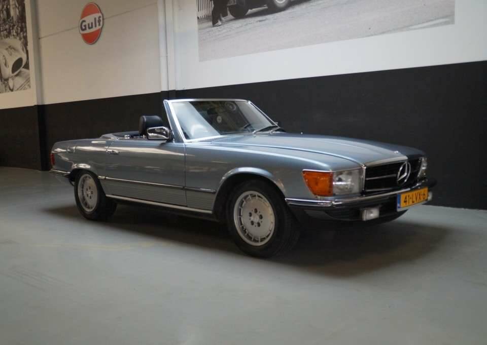 Image 17/41 of Mercedes-Benz 500 SL (1986)