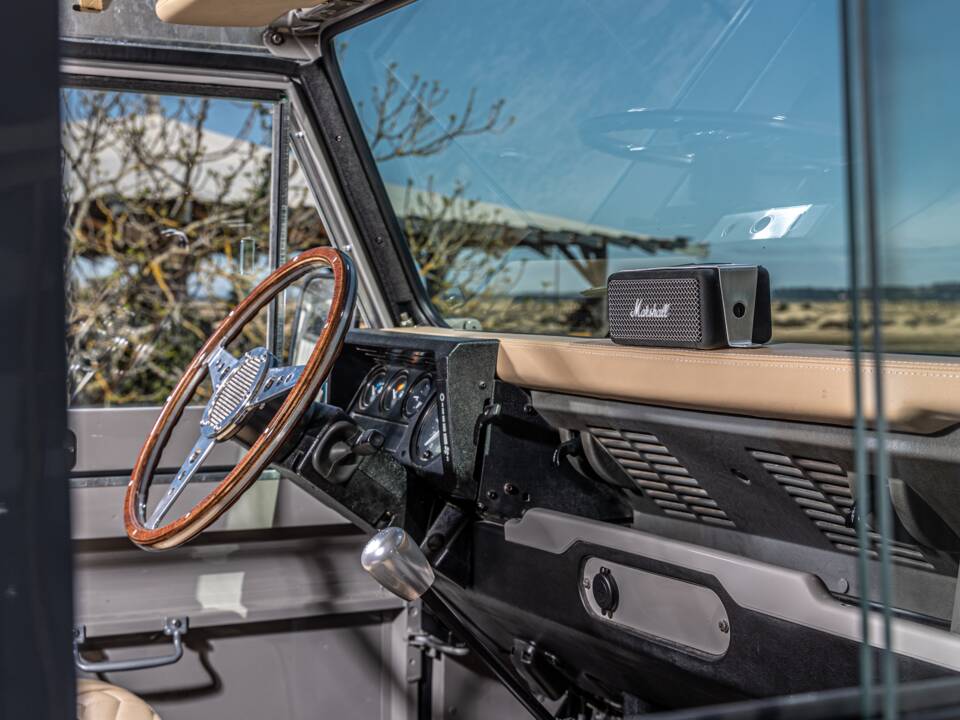 Bild 4/11 von Land Rover Defender 90 Td5 (2002)