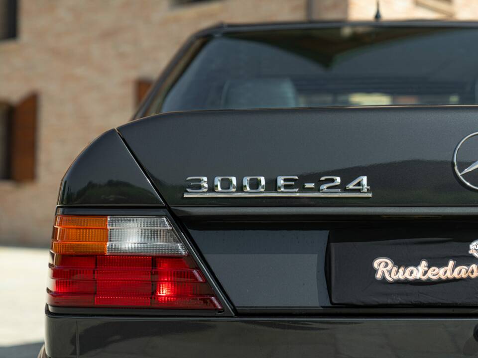 Bild 16/50 von Mercedes-Benz 300 E-24 (1989)