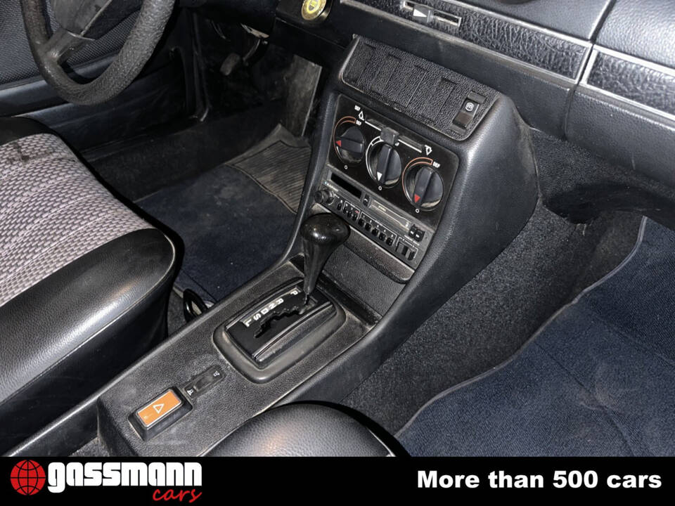 Image 10/15 de Mercedes-Benz 300 D (1977)