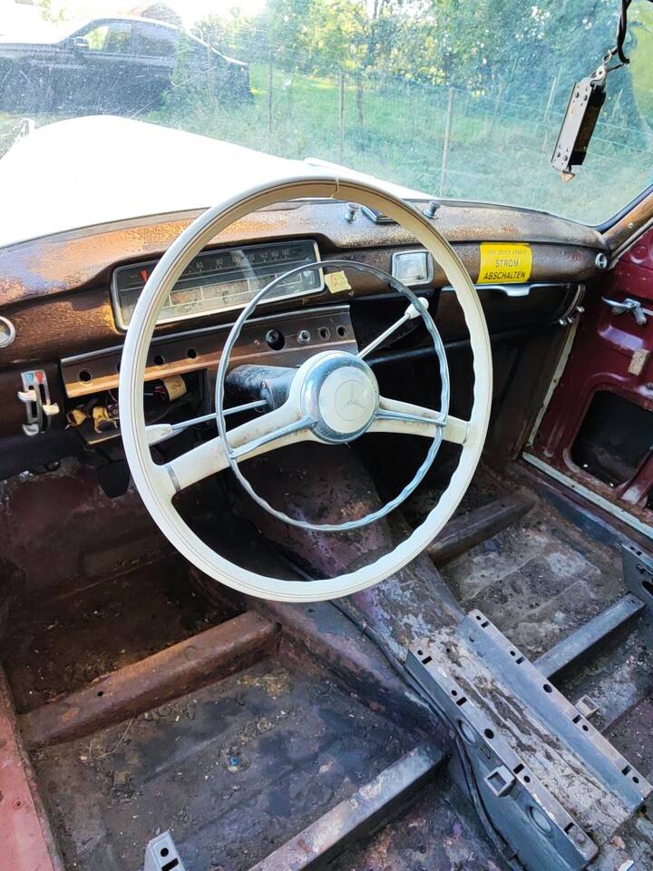Image 26/50 of Mercedes-Benz 220 S (1958)