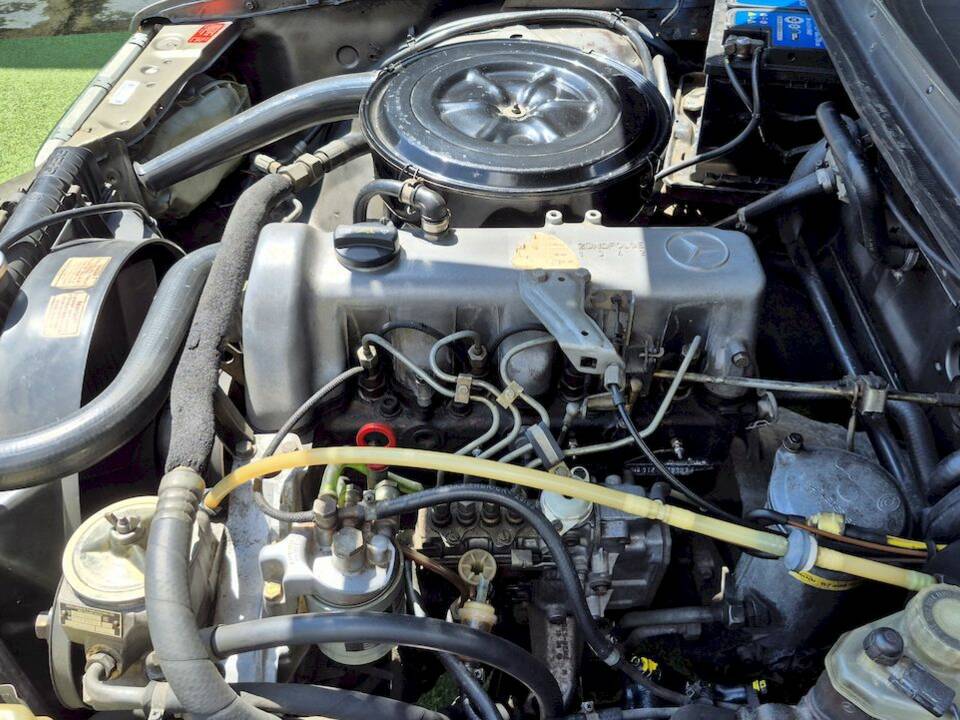 Image 65/71 of Mercedes-Benz 240 D (1980)