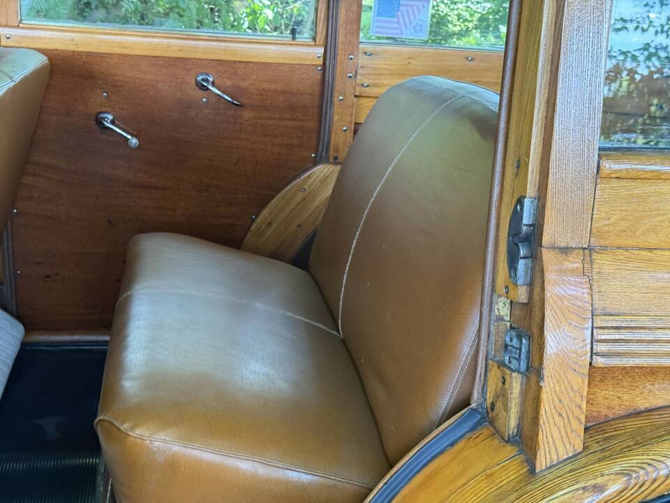 Bild 19/32 von Pontiac Streamliner (1948)