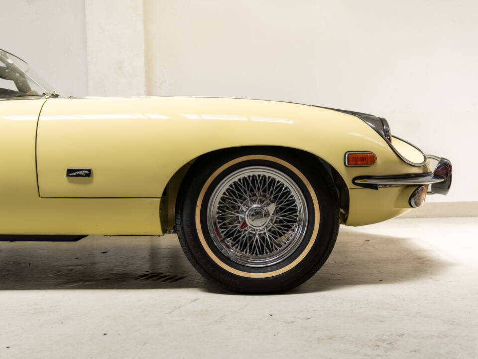 Immagine 18/32 di Jaguar E-Type (1969)