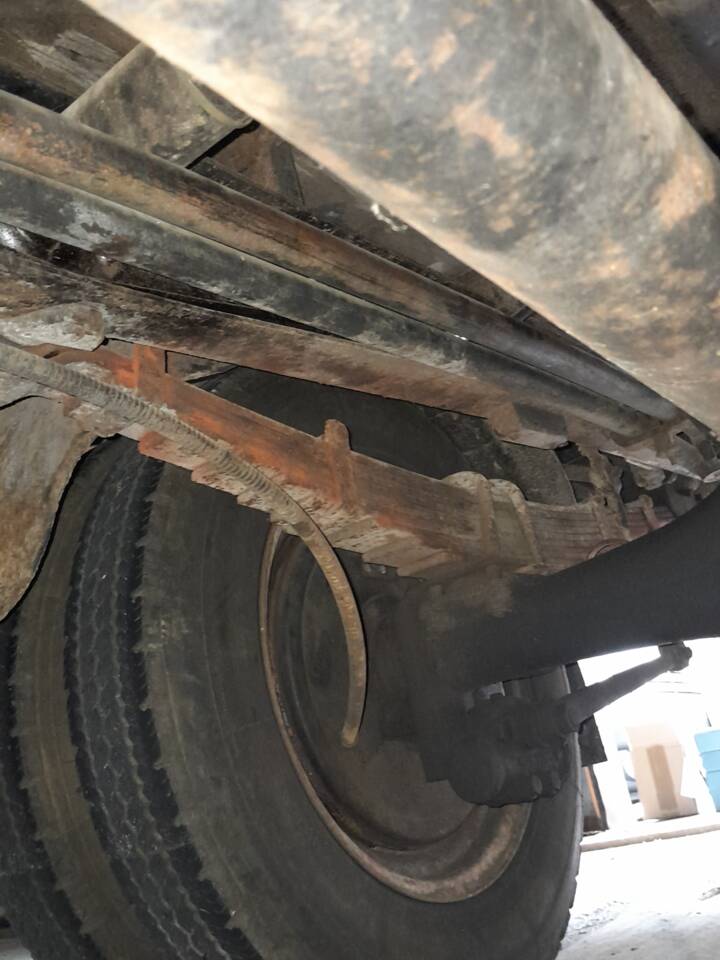 Blattfedern, Zwillingsbereifung Hinterachse