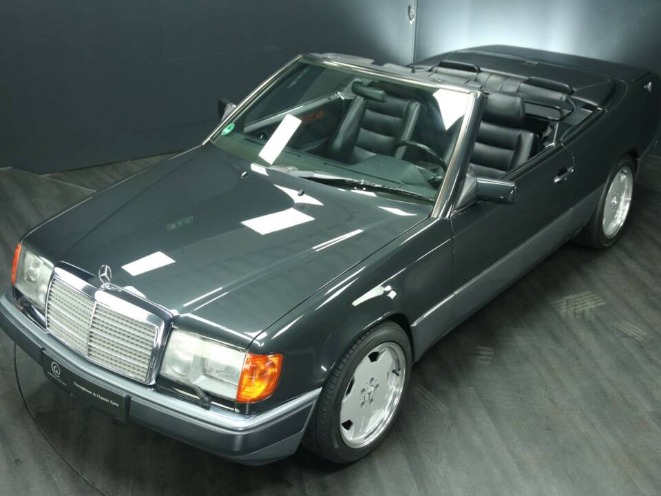 Afbeelding 42/82 van Mercedes-Benz 300 CE-24 3.4 AMG (1993)