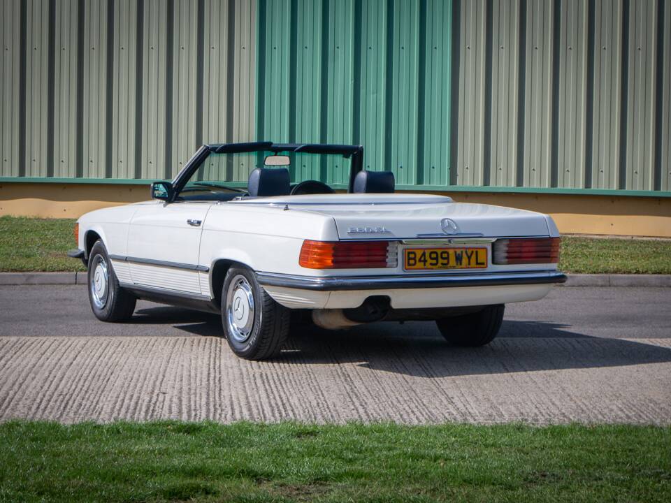 Afbeelding 8/35 van Mercedes-Benz 280 SL (1984)