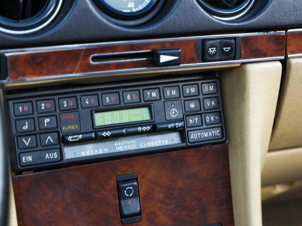 Image 8/50 de Mercedes-Benz 420 SL (1986)