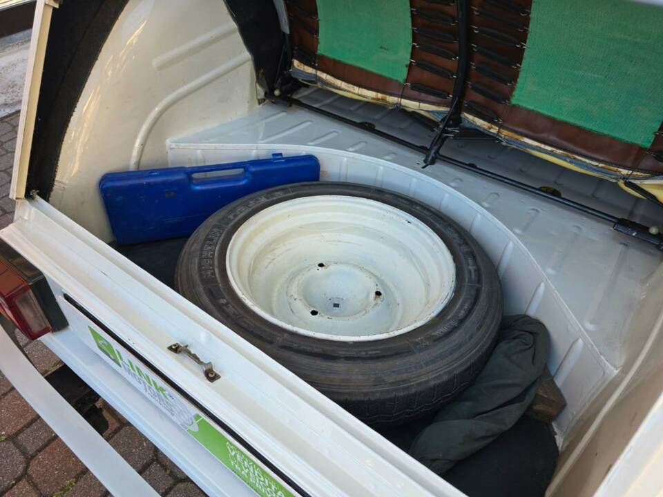 Image 16/50 of Citroën 2 CV 6 (1991)