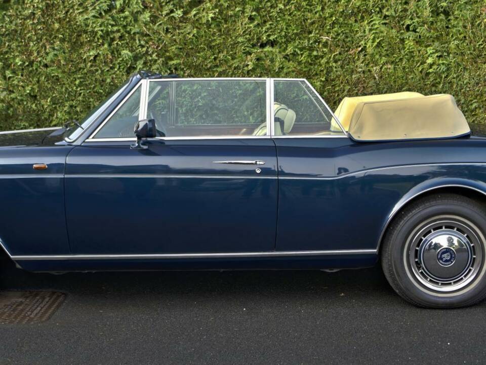 Image 8/50 of Rolls-Royce Corniche III (1990)