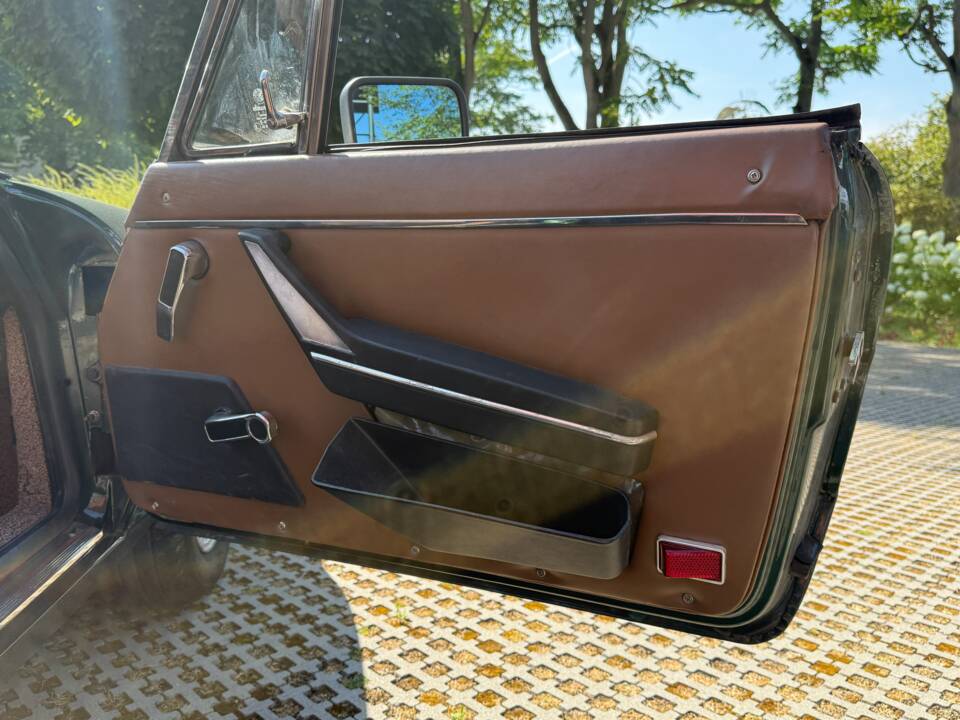 Bild 14/34 von Alfa Romeo 2.0 Spider (1985)