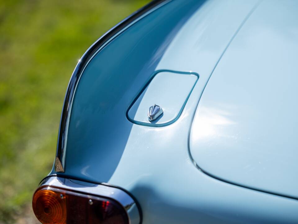 Image 36/50 of Volvo 1800 S (1964)