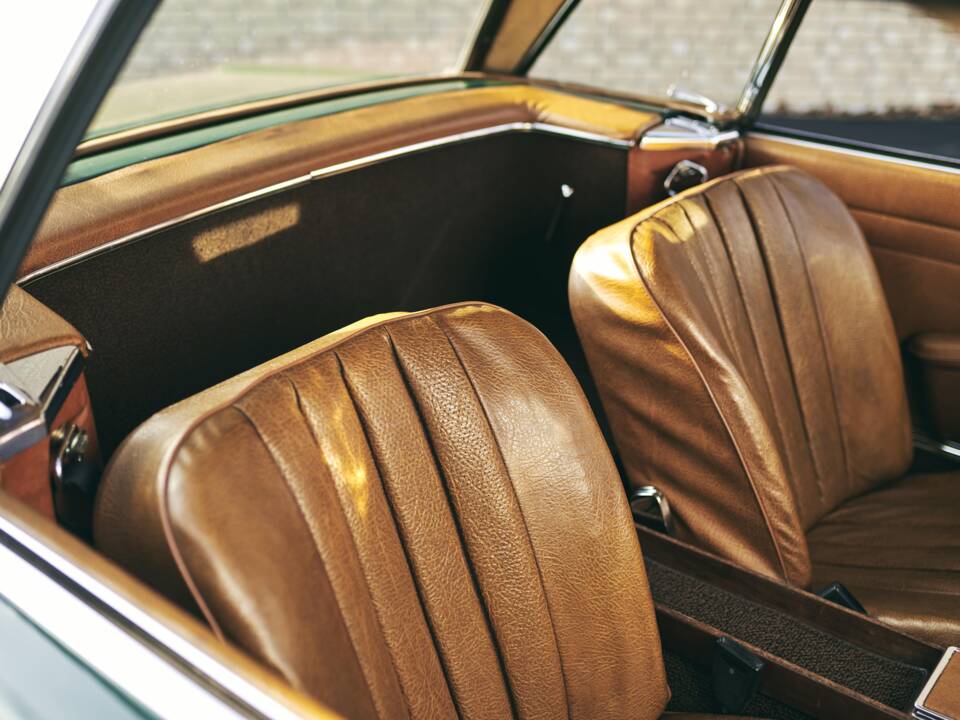 Image 39/53 of Mercedes-Benz 280 SL (1968)