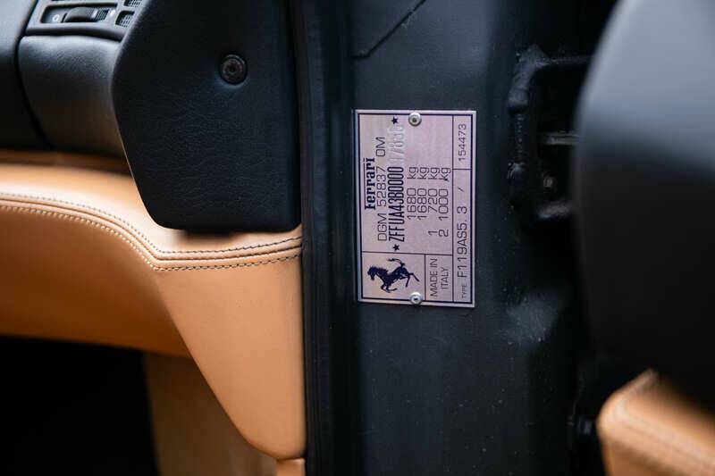 Image 31/50 of Ferrari 348 Spider (1994)