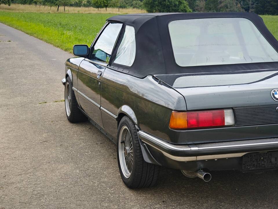 Image 20/21 of BMW 323i (1982)