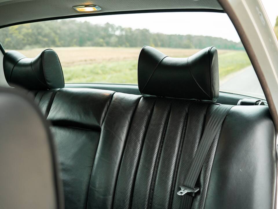 Image 26/50 of Mercedes-Benz 300 SEL 6.3 (1970)