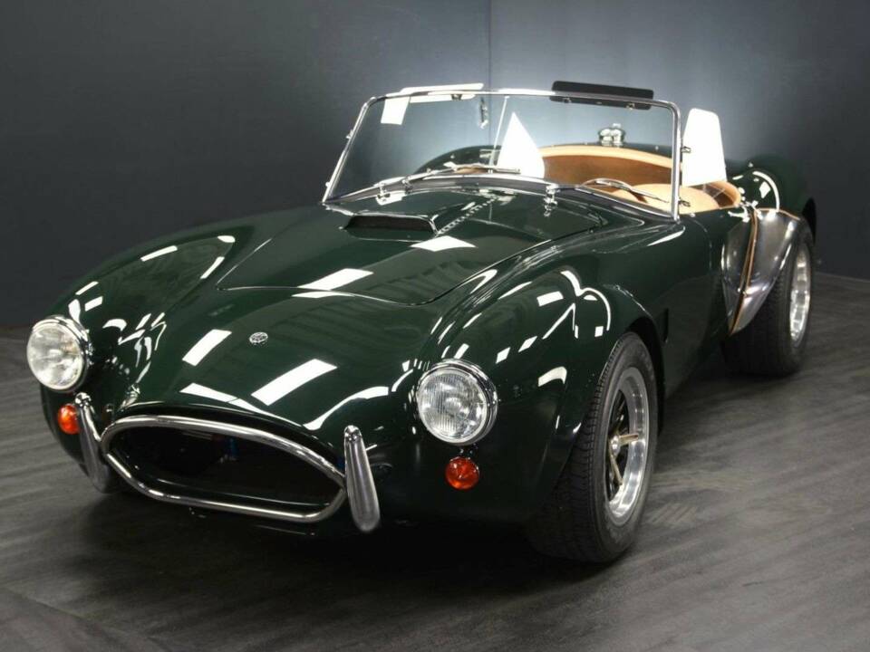Image 1/30 of AC Cobra Mk IV (1989)