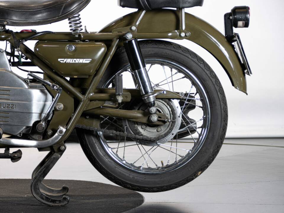 Bild 14/50 von Moto Guzzi Nuovo Falcone Militare (1973)