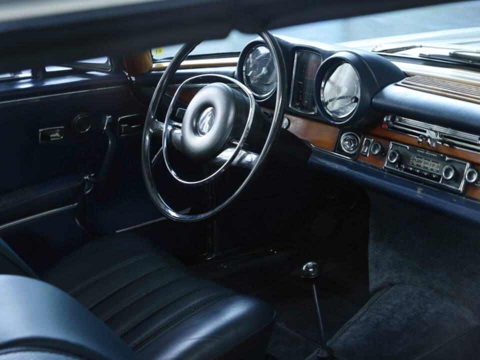 Afbeelding 22/50 van Mercedes-Benz 280 SE (1968)