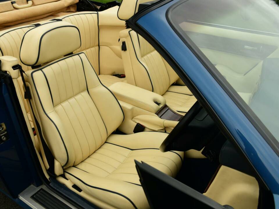 Immagine 24/50 di Aston Martin Virage Volante (1995)