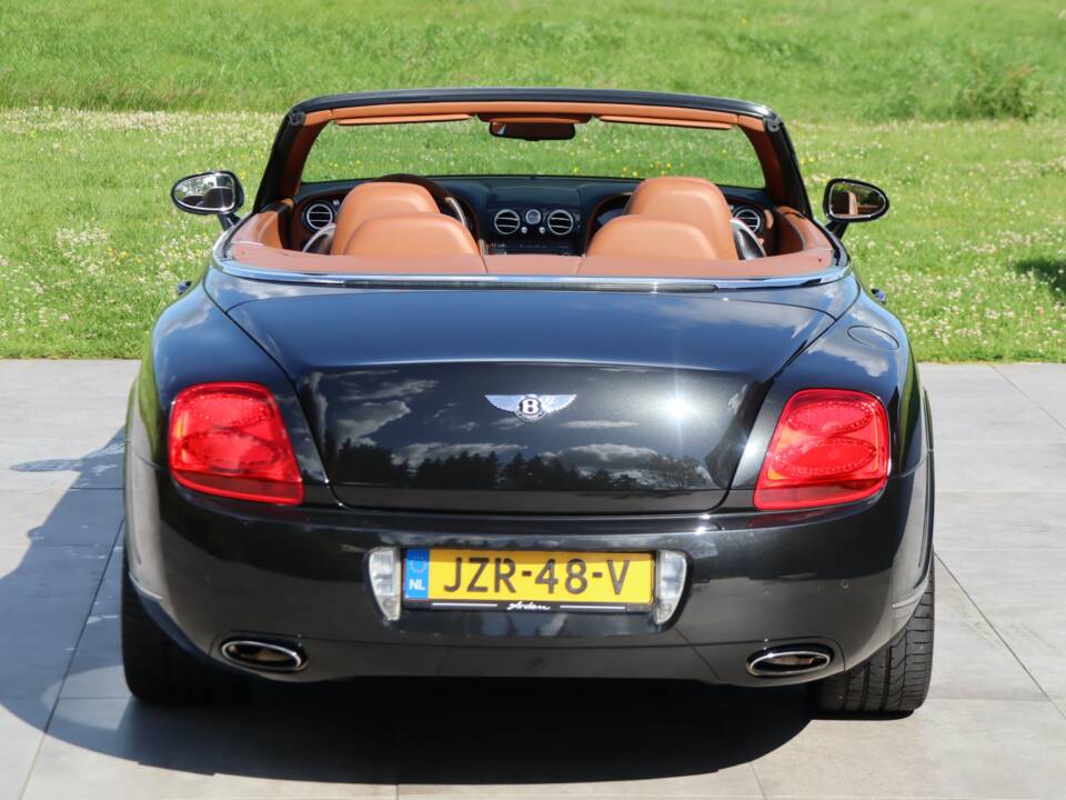 Bild 17/50 von Bentley Continental GTC (2007)