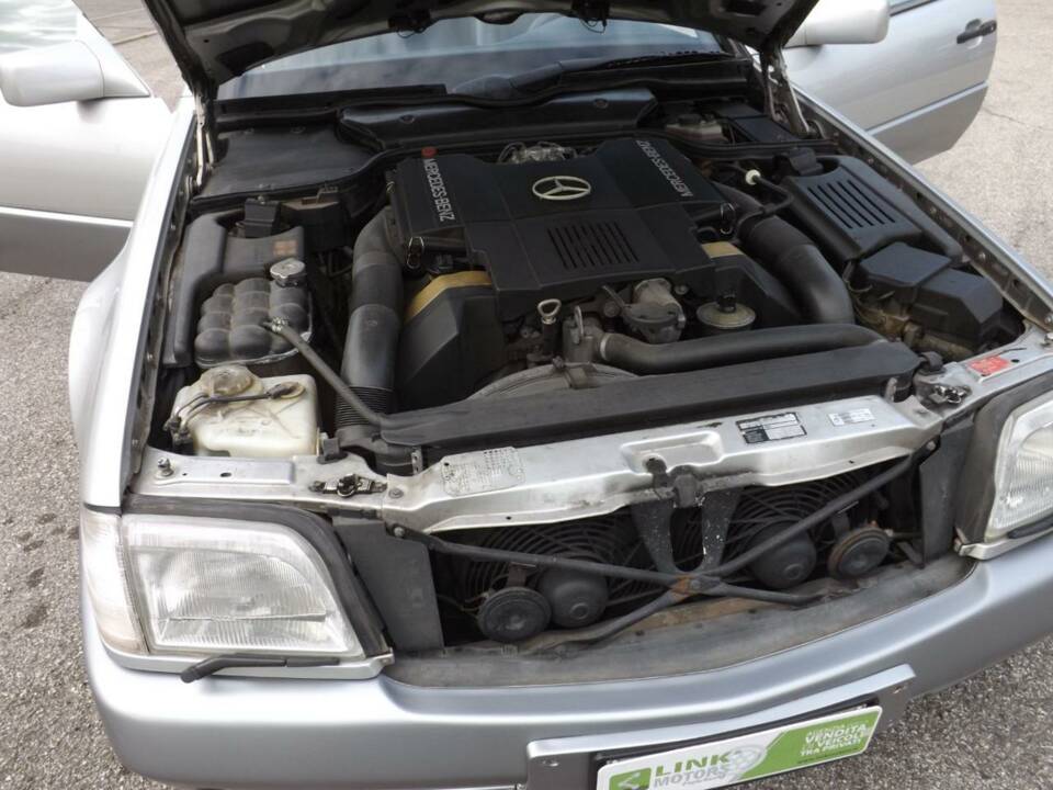 Image 30/50 of Mercedes-Benz 500 SL (1991)