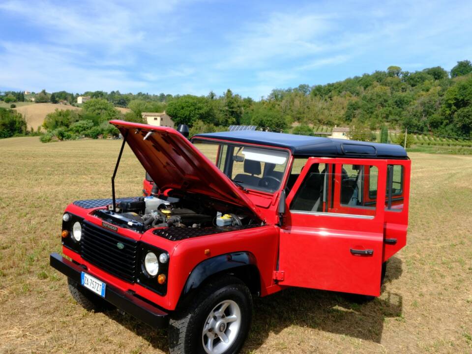 Afbeelding 26/31 van Land Rover Defender 110 300Tdi (1997)