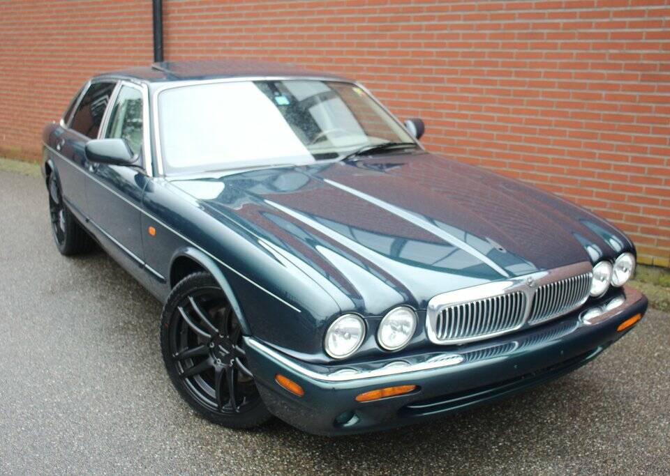 Bild 1/8 von Jaguar XJR 4.0 (2000)