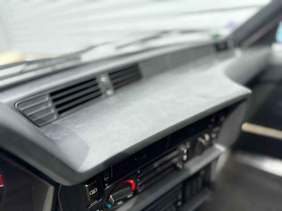Image 13/79 of BMW M 635 CSi (1989)