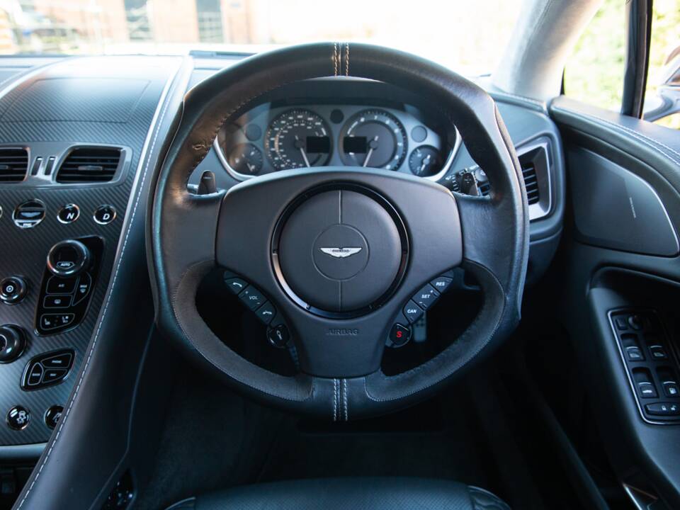 Image 58/80 of Aston Martin Vanquish (2013)