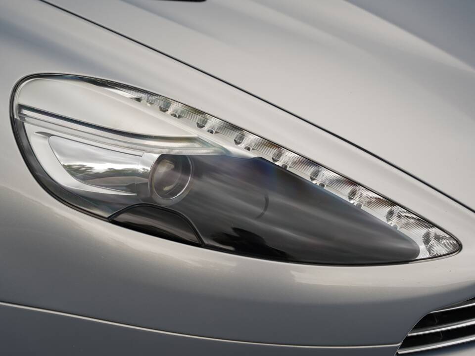 Image 35/50 of Aston Martin Vanquish (2014)
