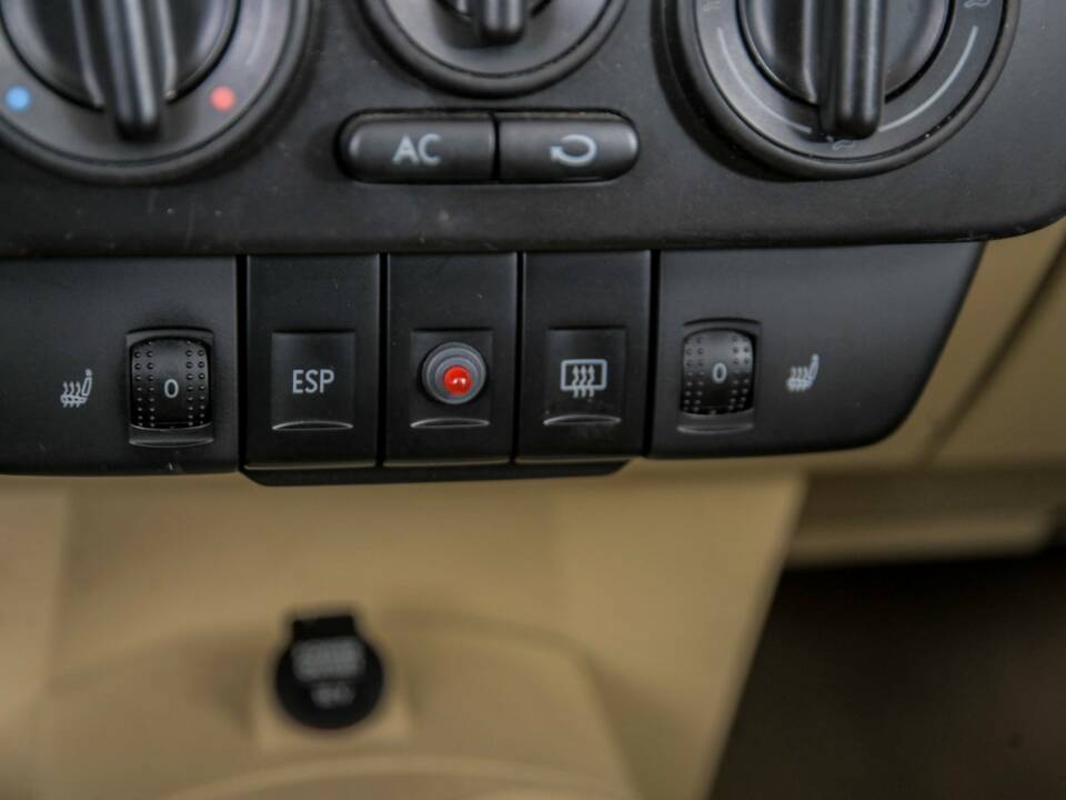 Immagine 29/50 di Volkswagen New Beetle 1.6 (2004)