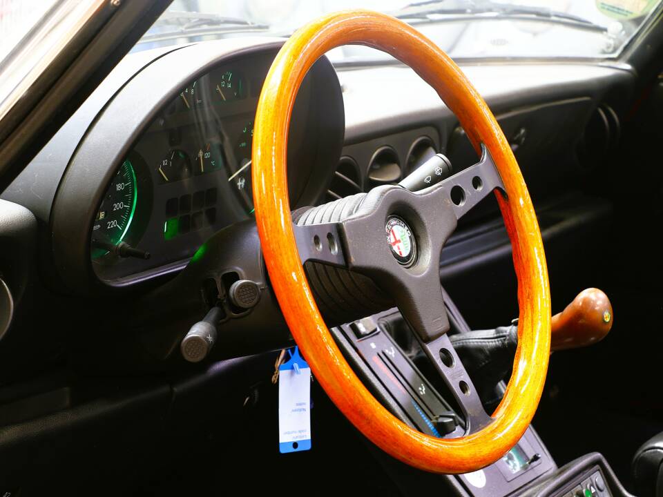 Bild 16/25 von Alfa Romeo 2.0 Spider (1993)