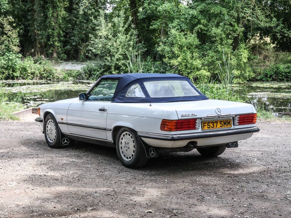 Image 39/43 of Mercedes-Benz 300 SL (1989)