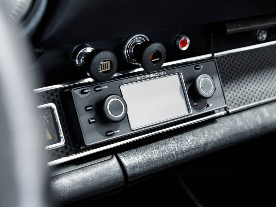 Bild 17/40 von Porsche 911 2.2 E (1969)