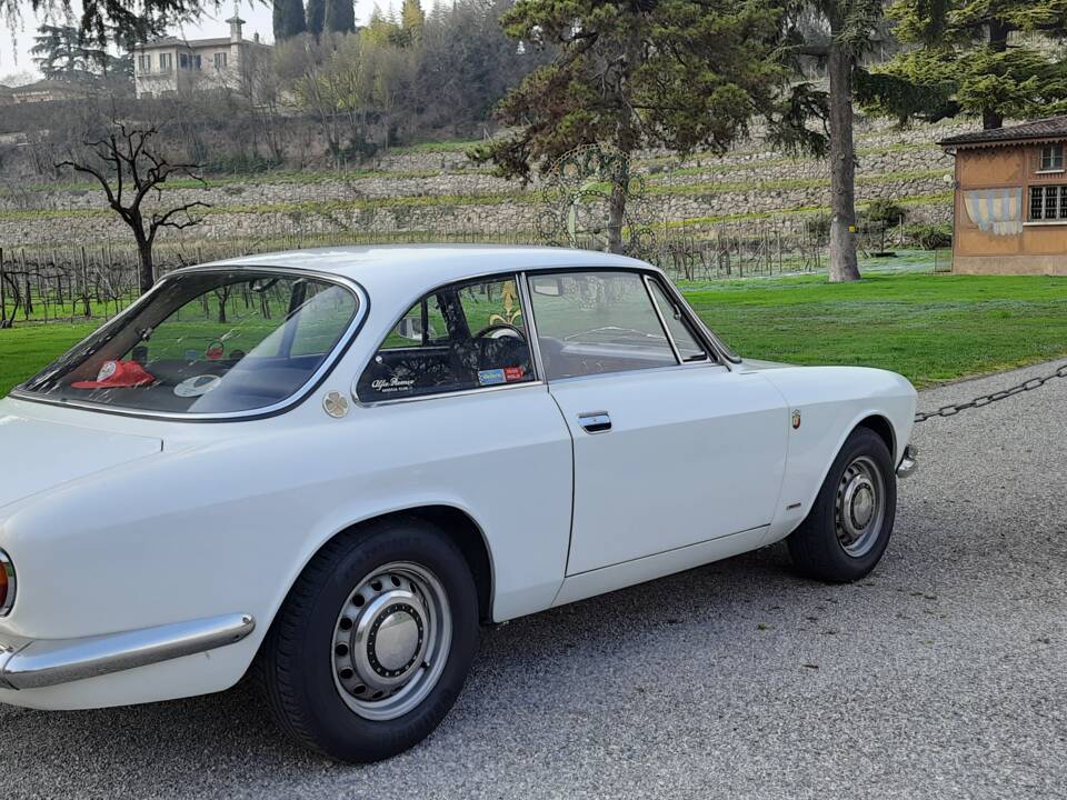 Afbeelding 16/35 van Alfa Romeo 1750 GT Veloce (1968)