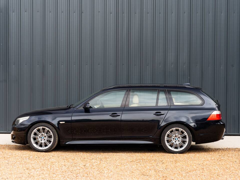 Imagen 30/65 de BMW 545i Touring (2005)
