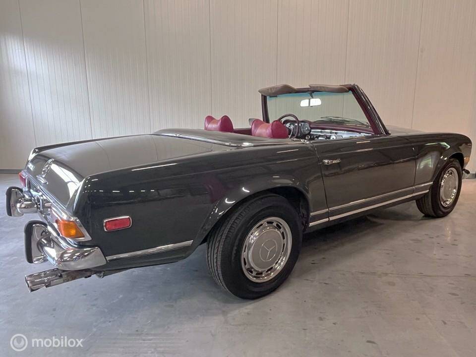 Image 9/40 of Mercedes-Benz 280 SL (1970)