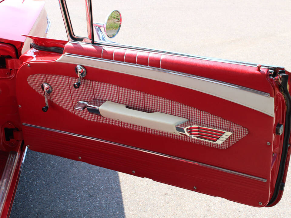 Bild 20/31 von Chevrolet Impala Convertible (1960)