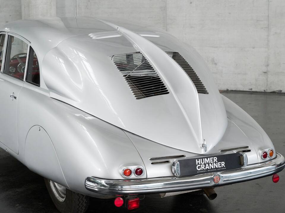 Image 14/50 of Tatra T 87 (1949)