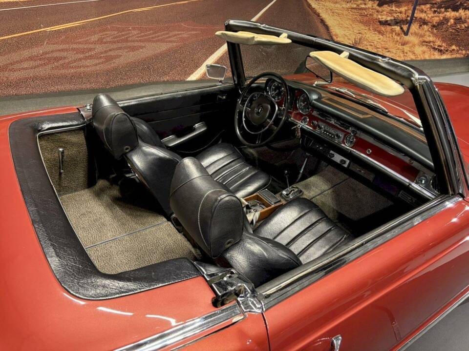 Image 18/35 de Mercedes-Benz 280 SL (1969)