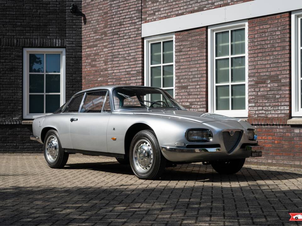 Bild 14/38 von Alfa Romeo 2600 Sprint Zagato (1968)