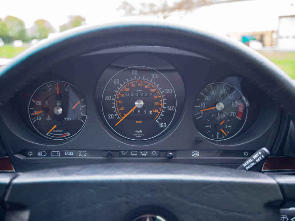Afbeelding 20/29 van Mercedes-Benz 500 SL (1989)