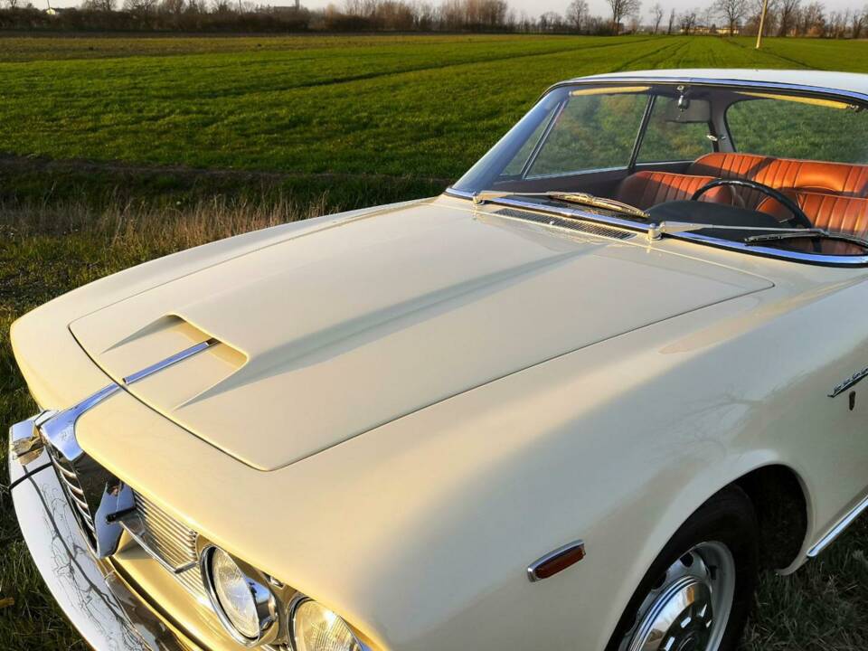 Image 17/29 of Alfa Romeo 2600 Sprint (1966)