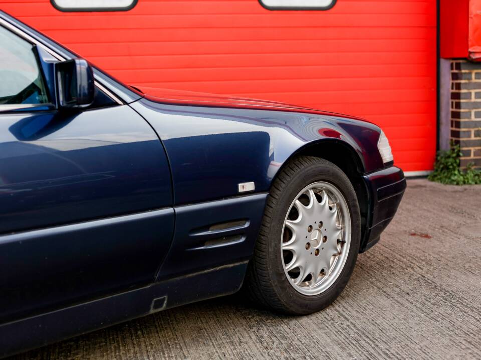 Afbeelding 16/21 van Mercedes-Benz SL 320 (1996)