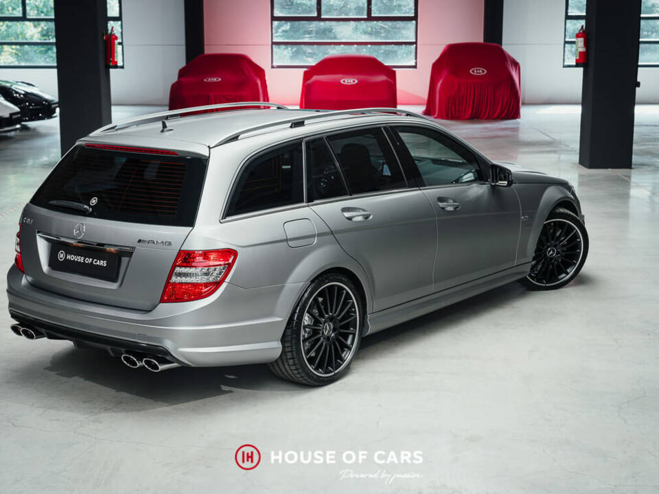 Bild 7/24 von Mercedes-Benz C 63 AMG T (2010)