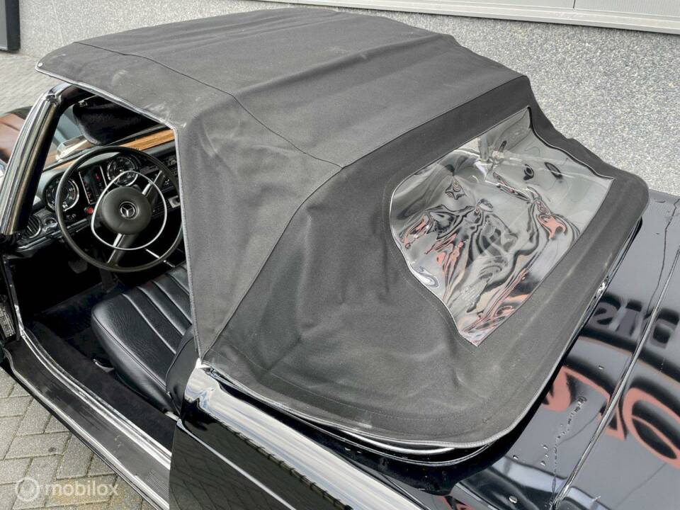 Image 9/10 of Mercedes-Benz 280 SL (1968)