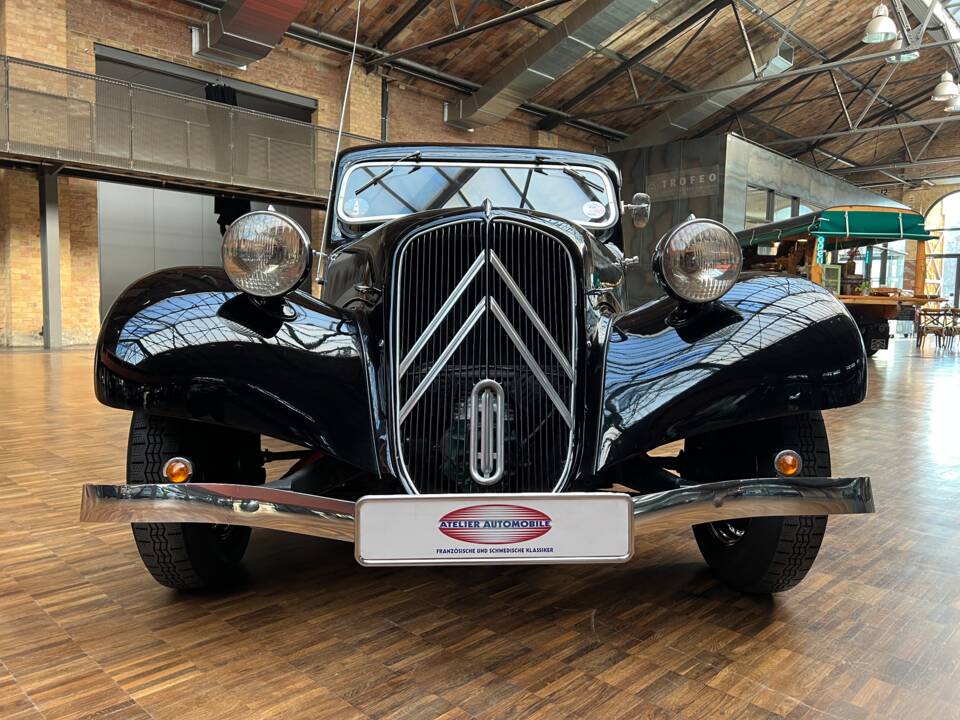 Image 4/30 de Citroën Traction Avant 11 B (1949)