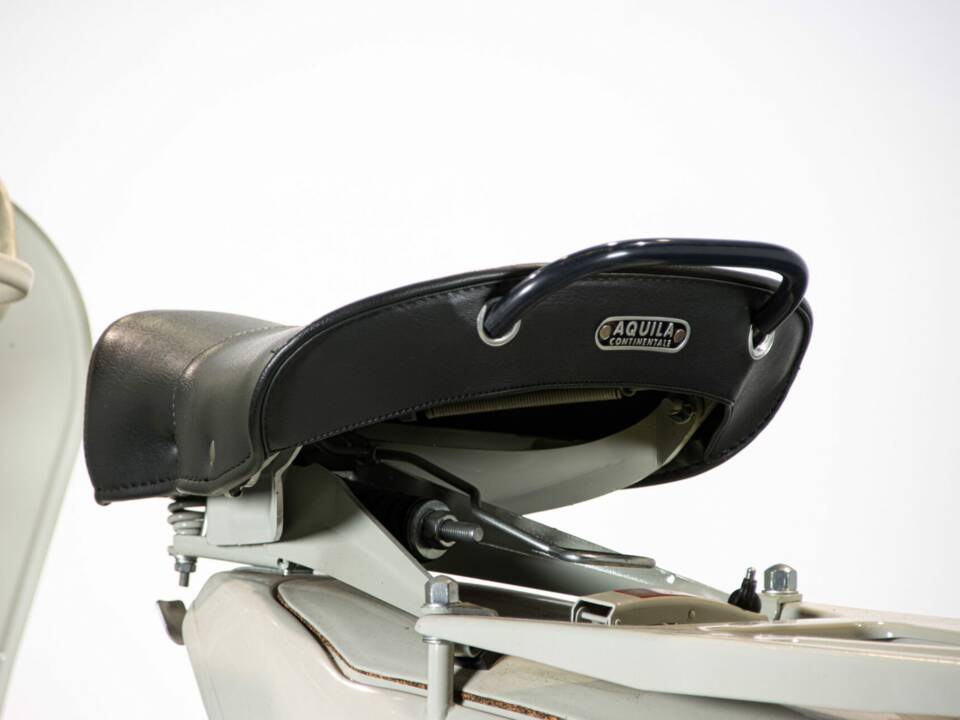 Image 12/50 of Piaggio Vespa 150 "Struzzo" VL (1956)