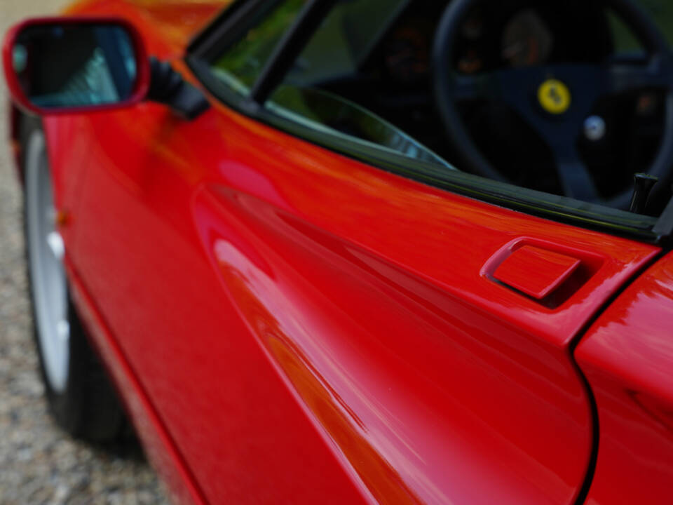 Immagine 16/50 di Ferrari 328 GTS (1986)